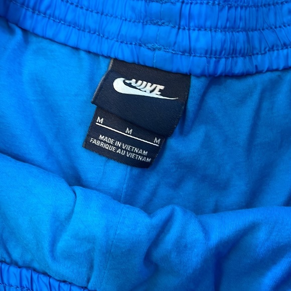 Nike shorts - Picture 2 of 3